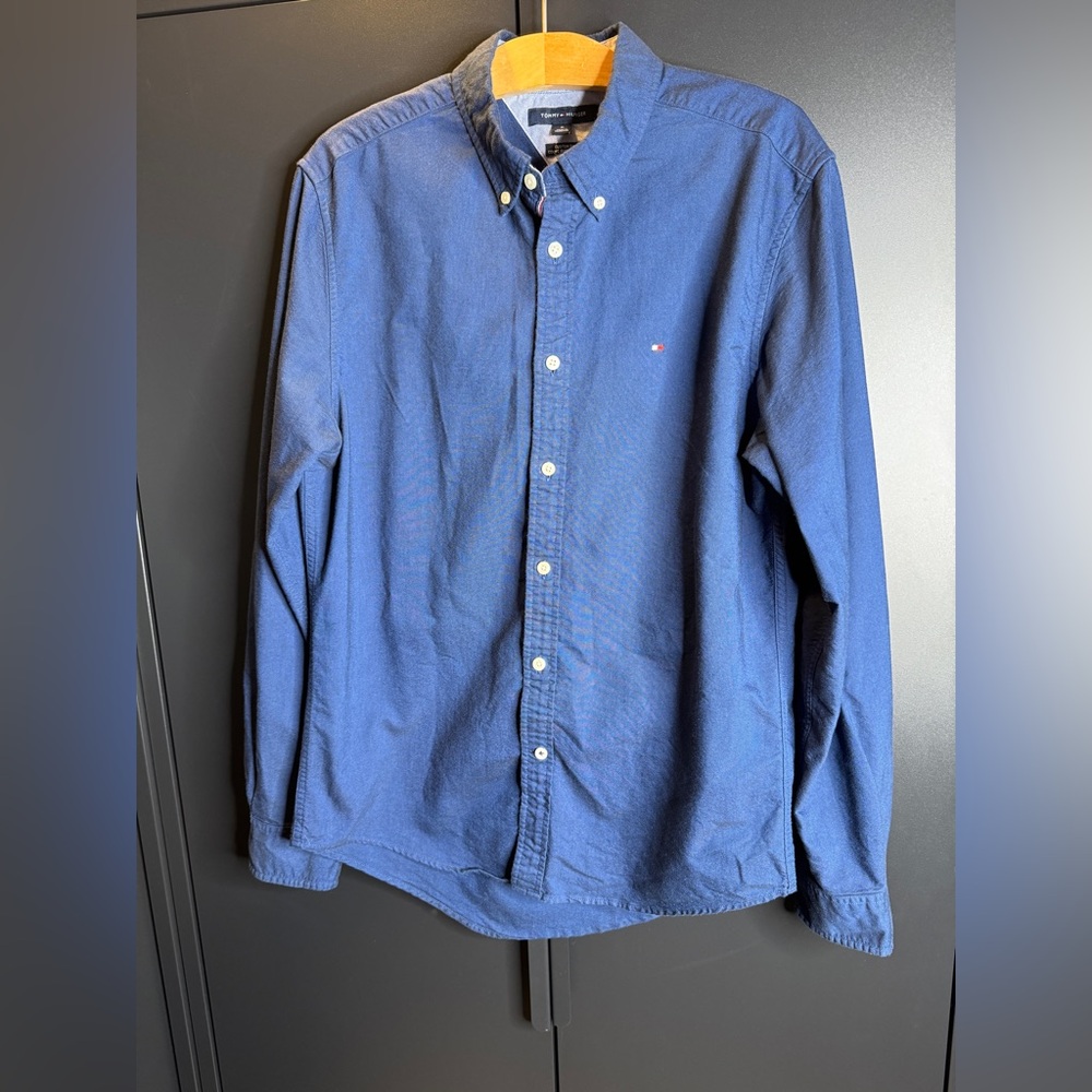 Tommy Hilfiger Men Custom Fit Medium Navy Button-Up Cotton Shirt